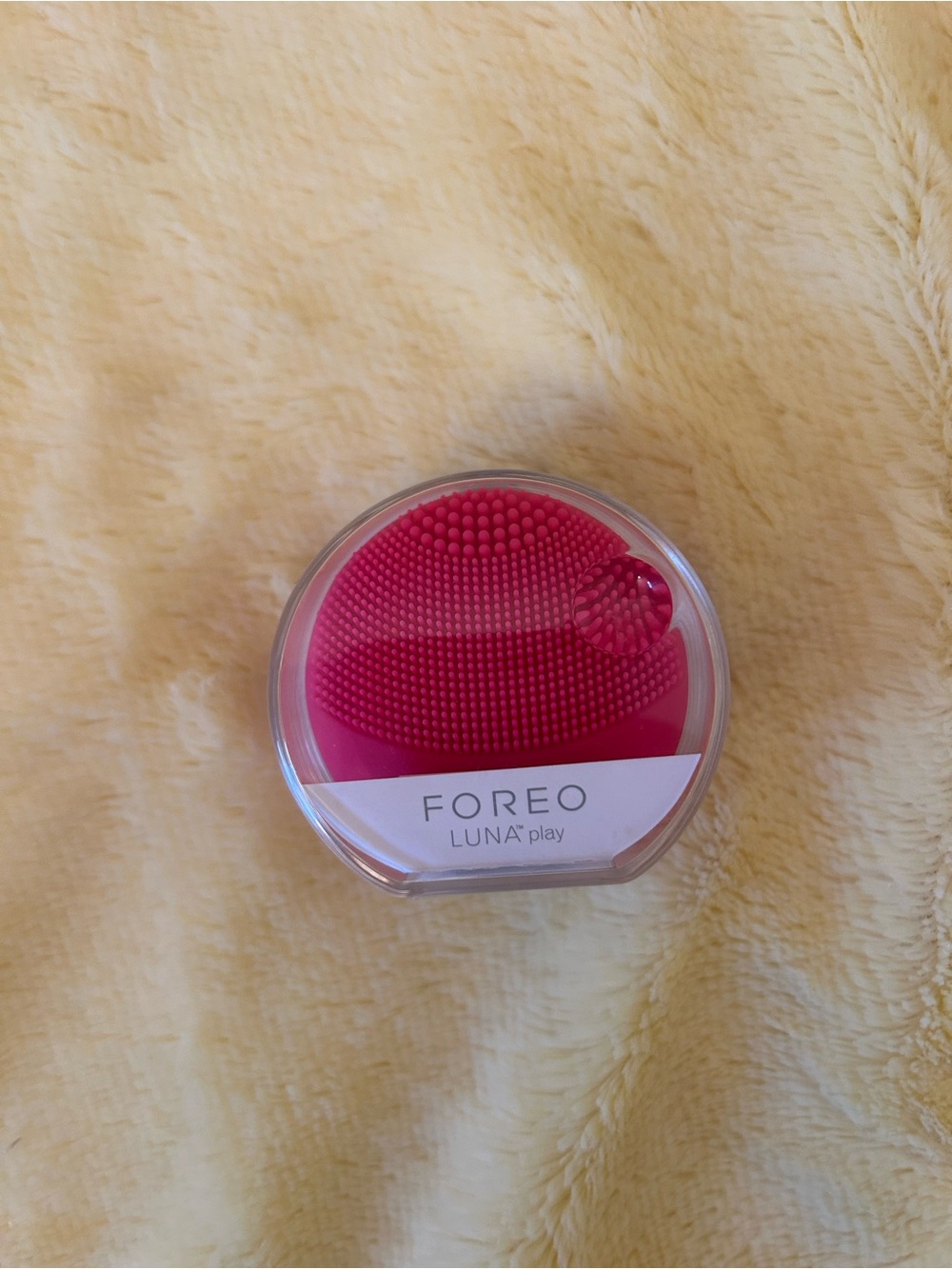 FOREO LUNA Play Mini Silicone Facial Cleansing Brush - Hot Pink